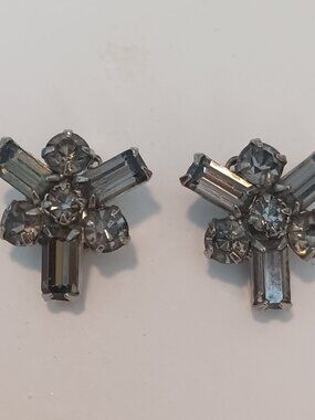 Vintage WEISS Clip On Earrings Rhinestone Silver Tone Signed